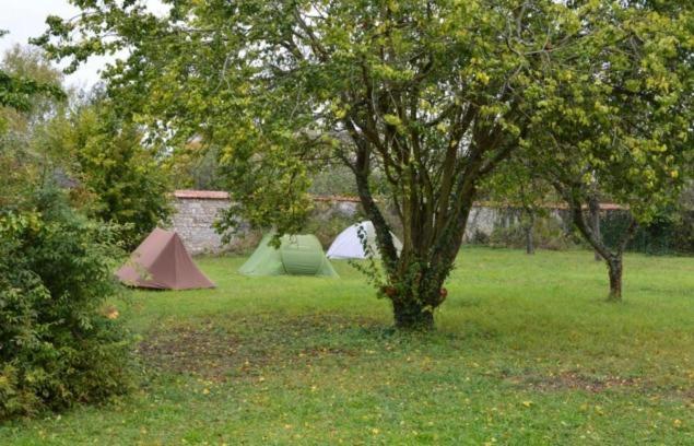 Fontaineblhostel Hostel & Camping Near Fontainebleau La Chapelle-la-Reine Buitenkant foto